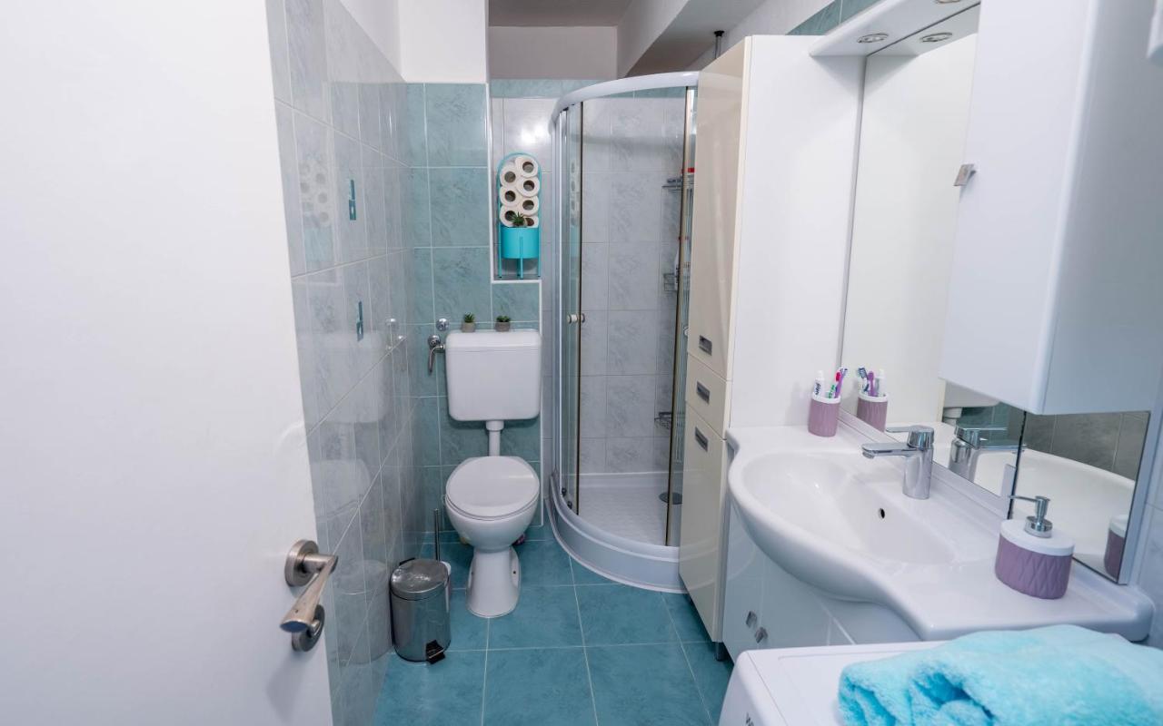 Апартаменты Apartman M Книн Экстерьер фото