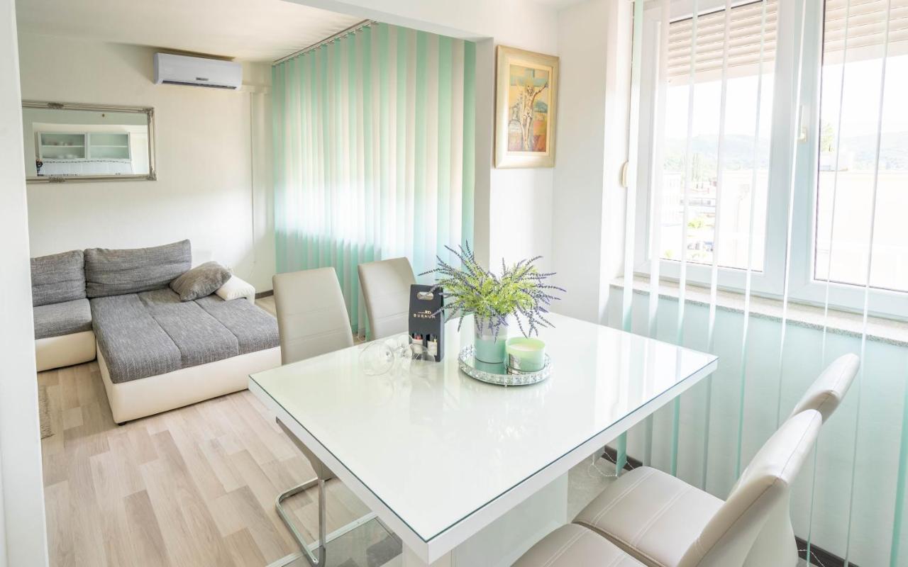 Апартаменты Apartman M Книн Экстерьер фото