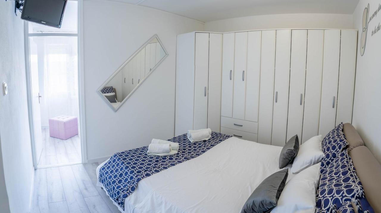 Апартаменты Apartman M Книн Экстерьер фото